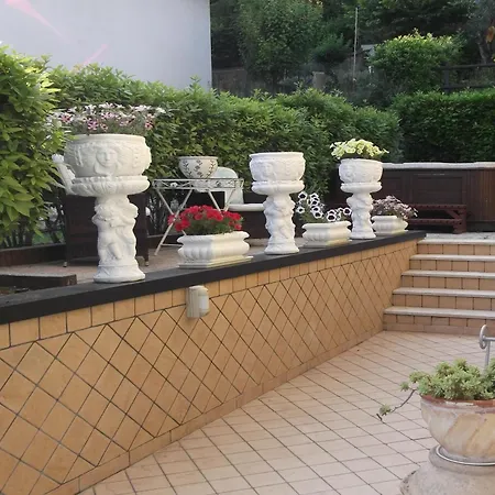 Paradiso Semesterbostad Polpenazze del Garda